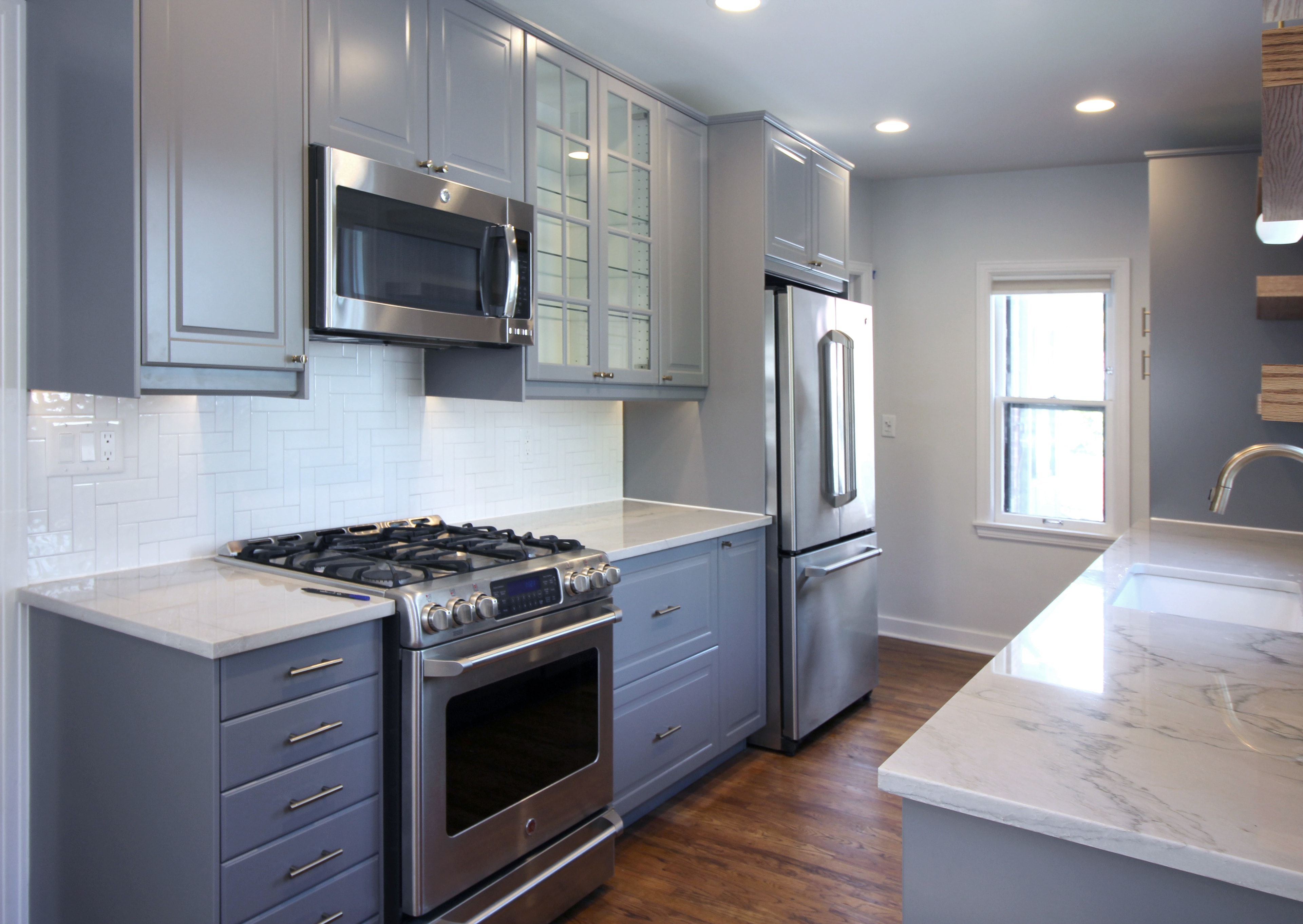 Kitchen lighting pendant and under-cabinet renovation